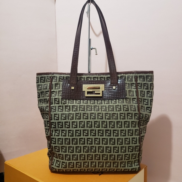 ❗SOLD❗Auth Fendi Shopping Tube zucca vitello - Picture 2 of 16